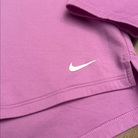 Nike women’s therma fit top - Picture 2 of 5
